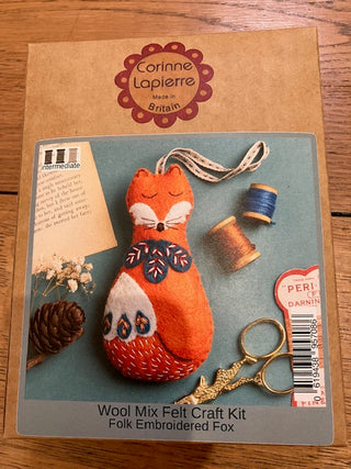 Corinne Lapierre: Folk Embroidered Fox Wool Mix Craft Kit